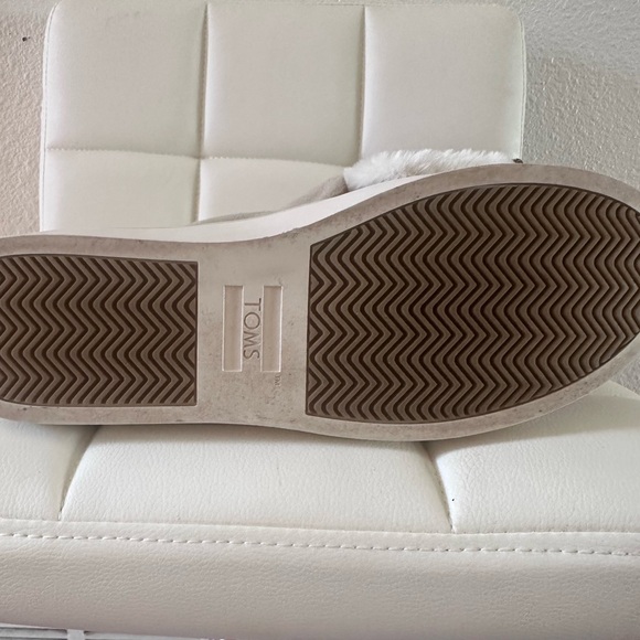 Toms Paxton Slips on Ankle Boots Sneakers with Plush White Lining - Picture 5 of 8